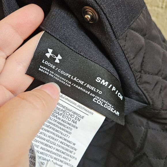 Under Armour Reversible Iowa Hawkeyes Vest - Picture 4 of 12